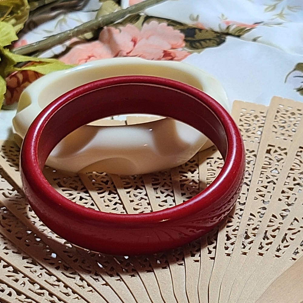 Elegant Red And A White Bangle Bracelet